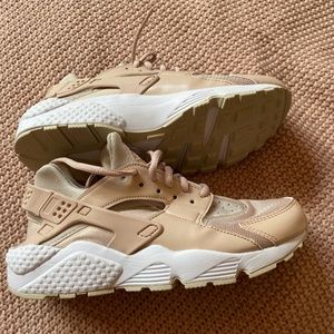Nike Huarache, Women's size 7.